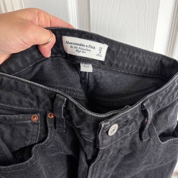 Abercrombie & Fitch CURVE LOVE The 90s Relaxed Jean High Rise - Picture 2 of 8